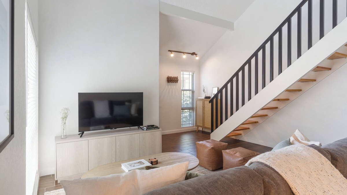 Bakersfield Condo | 2 bed 2 bath condo with washer & dryer, parking garage, and office space