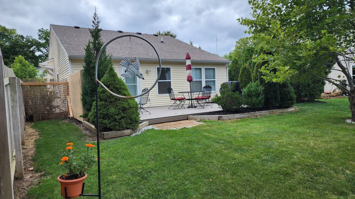 Carmel House | 2 Bed/2 Bath Cozy Home Mid-Town Carmel on Small Pond/Heated Garage
