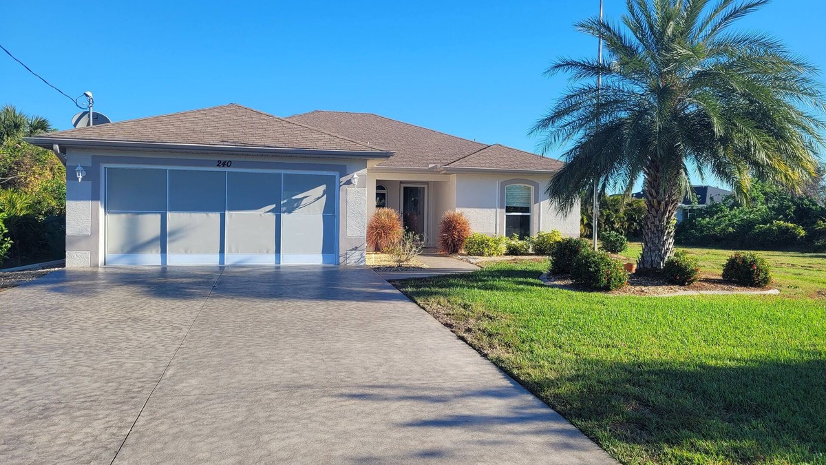 Rotonda Lakes House | 2 Bed 2 Bath Heated Pool Vacation House, Very Private