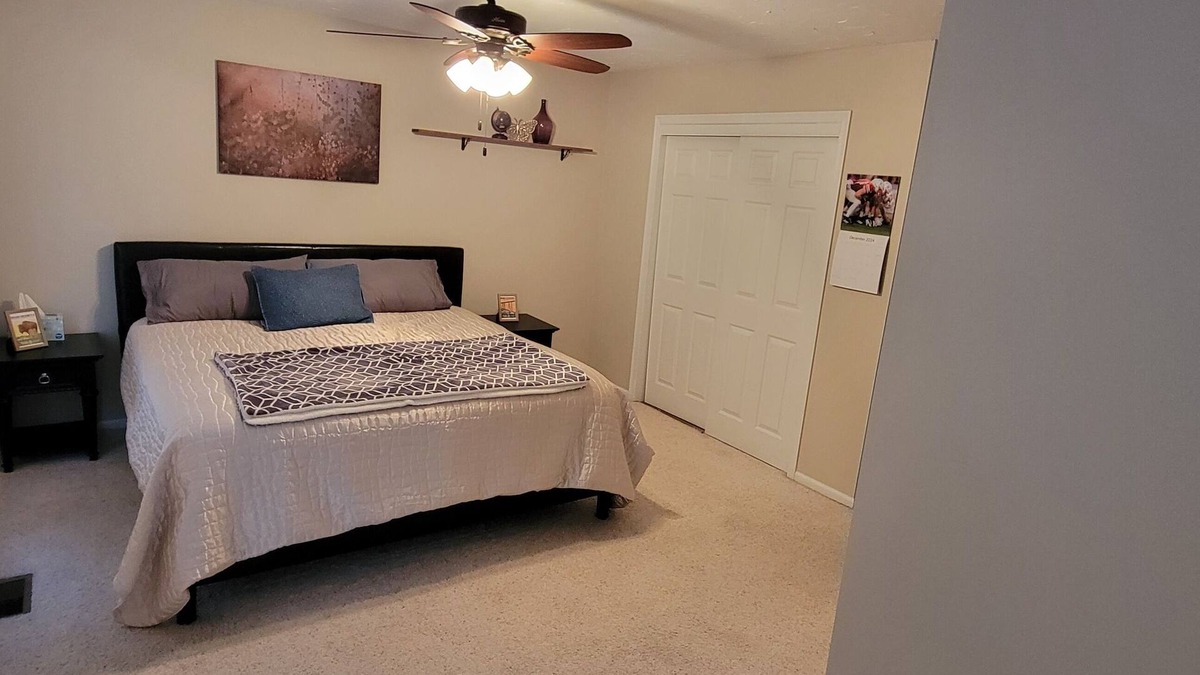 Lincoln House | 2 Bed, 2 Bath South Lincoln Husker House