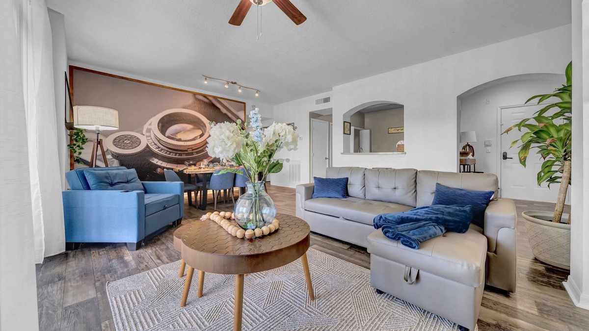 Tampa Apartment | 2-Bed/2-Bath Tampa Apartment: Comfort Meets Convenience for Corporate Travelers