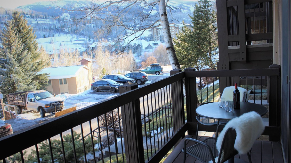 Snowmass Village Condo | 2 Bed 2 Full Bath, W/D in unit, walk to ski lift! ✷EXTRA Bunk Bed