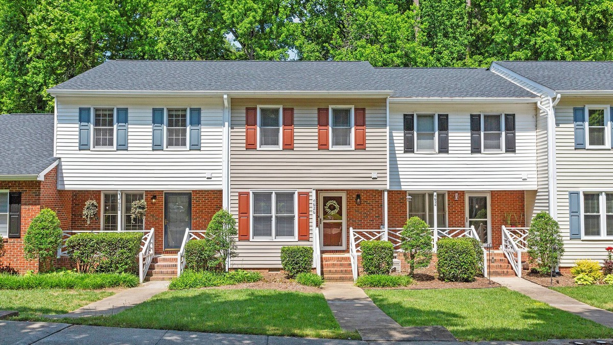 Northwest Raleigh House | 2 Bed/2 Private Bath Townhome in West Raleigh Near Umstead Park & Rex Hospital