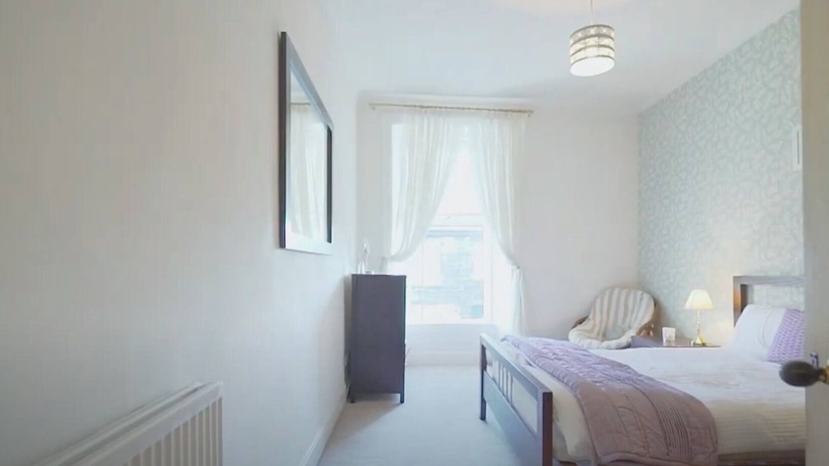 Paisley Apartment | 2 Bed Apartment close to Glasgow Airport, RAH Hospital and University.