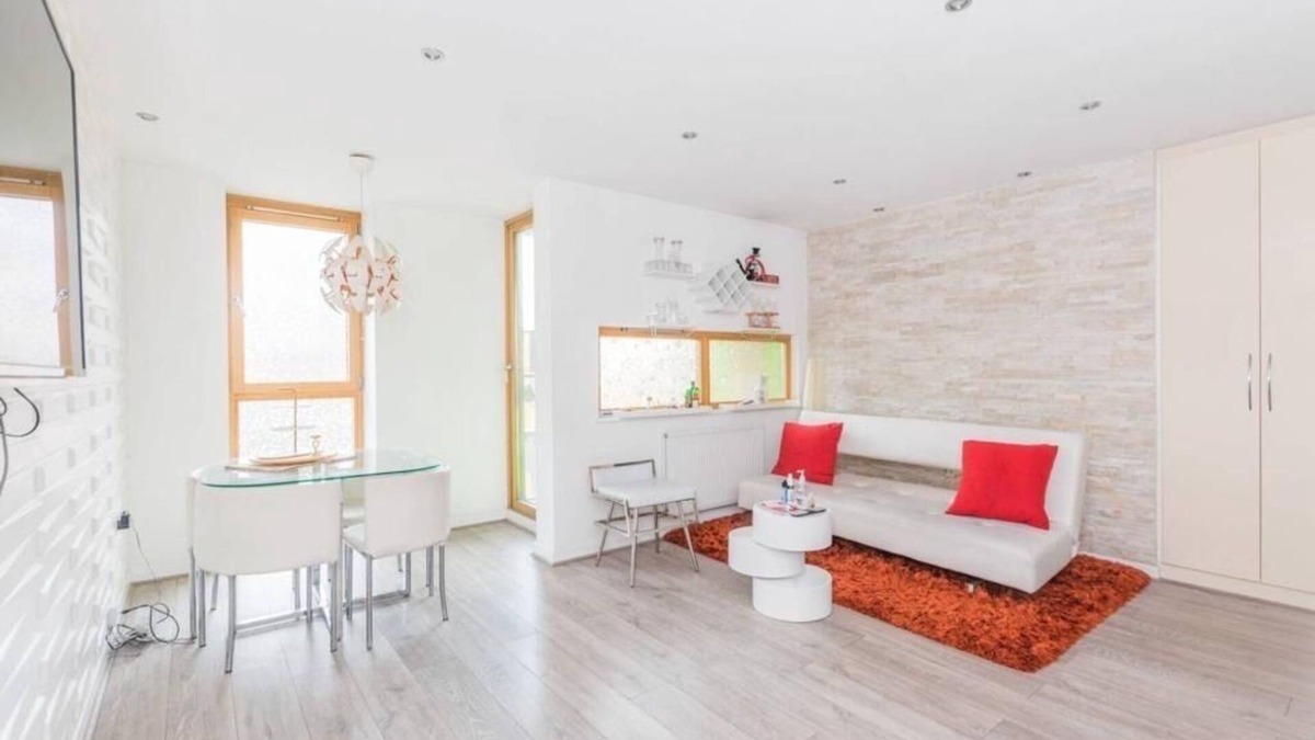 Surat Apartment | 2 bed apartment