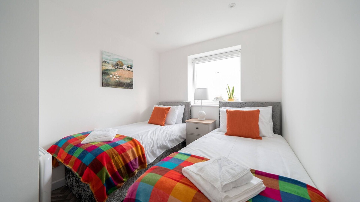 Central Aberdeen Apartment | 2 bed apartment minutes from beach