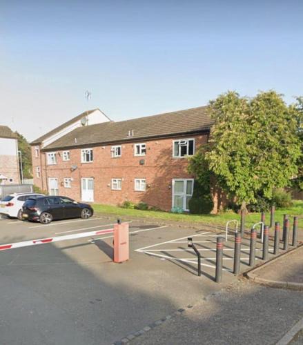 Northampton Apartment | 2 Bed Apartment Sleeps4 with FreeP & Internet