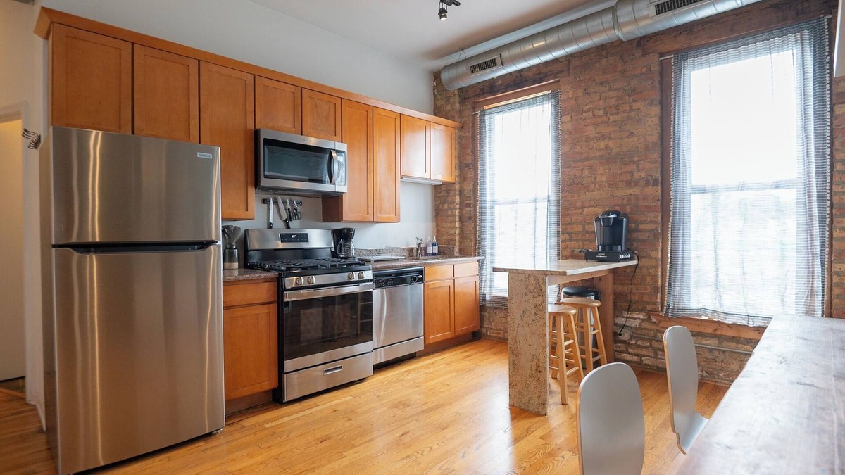 Palmer Square Apartment | 2 Bed Apt in Heart of Logan !