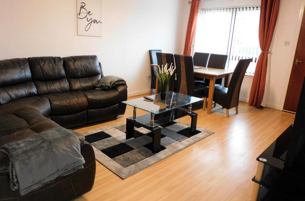 Paisley Apartment | 2 bed Apt on Quiet Cul-de-Sac, Fab Location