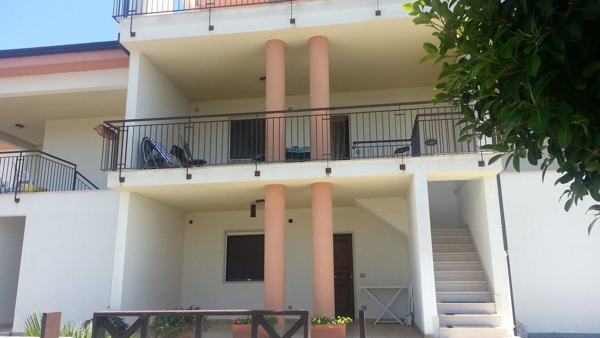 Ginosa Marina Apartment | 2 bed apt with shared pool in quiet cul de sac. 10-15min walk to sea.nSleeps4-6.