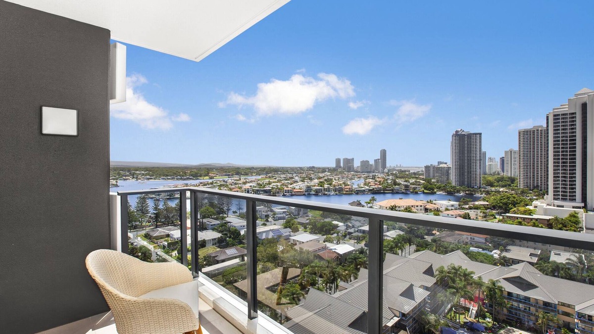 Surfers Paradise Apartment | 2-Bed Beach Apartment with Pool, Parking & Balcony