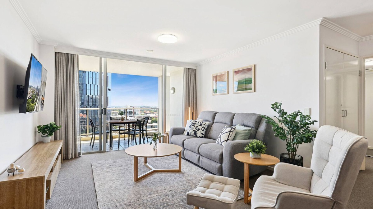 Brisbane Central Business District Apartment | 2-Bed City Abode with Swimming Pool, Gym & Views