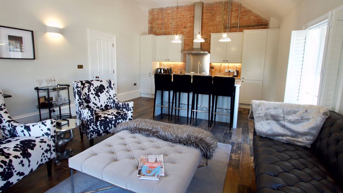 Stamford Apartment | 2 Bed Deluxe Apartment - Private Bathrooms