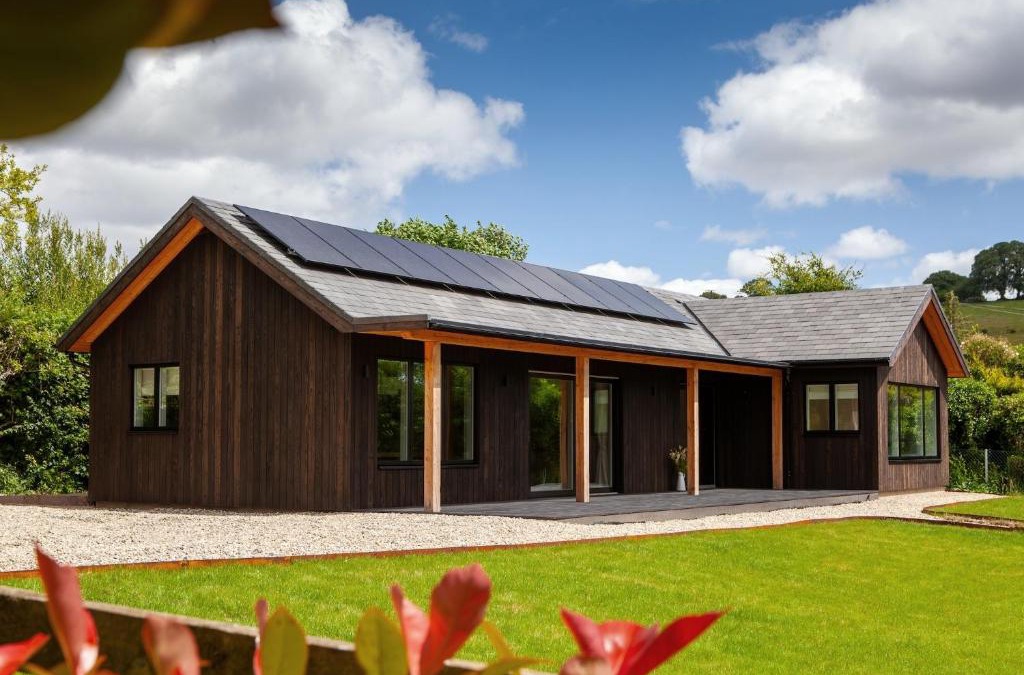 Ashburton House | 2-Bed Eco Friendly Home - Sleeps 4 - Parking
