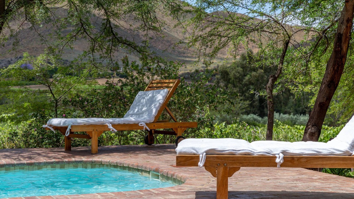 Robertson Cottage | 2 Bed Farmstay Cottage with Private Pool and Aircon | Buffelsbank