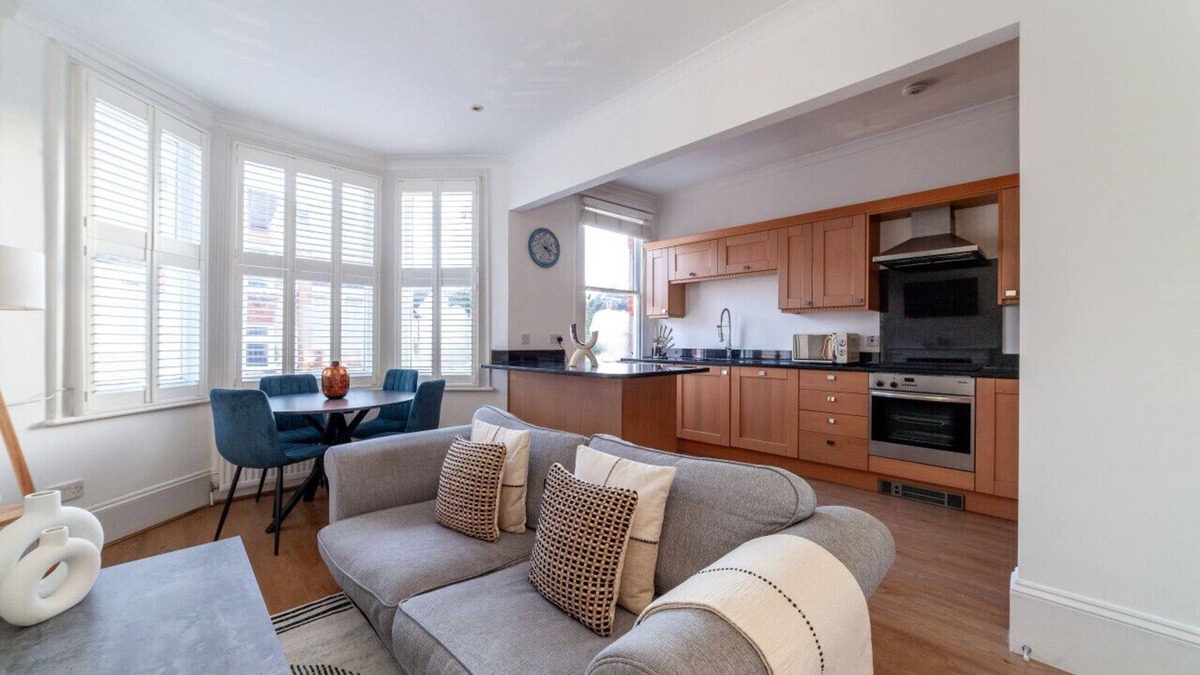 North Richmond Apartment | 2 Bed Flat by Richmond Park