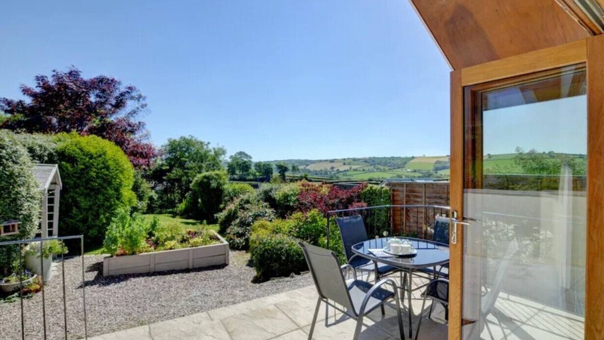 Bishops Nympton Cottage | 2 bed garden cottage nestled on the edge of Exmoor