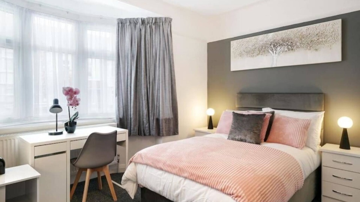 Lambeth Apartment | 2 Bed Garden Flat Sleeps 6 Close to Brixton