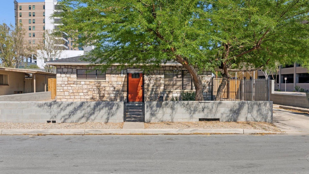 Encanto House | 2 Bed Home Next To Phoenix Children's Hospital!