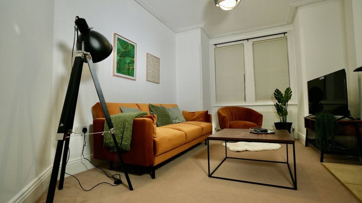 Long Hanborough House | 2-bed house, Short break, Relocators, Contractors