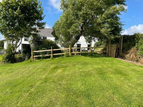 Crynant House | 2 Bed in Gower 62019