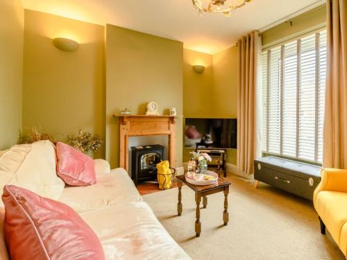 Milford Haven House | 2 Bed in Milford Haven 88529
