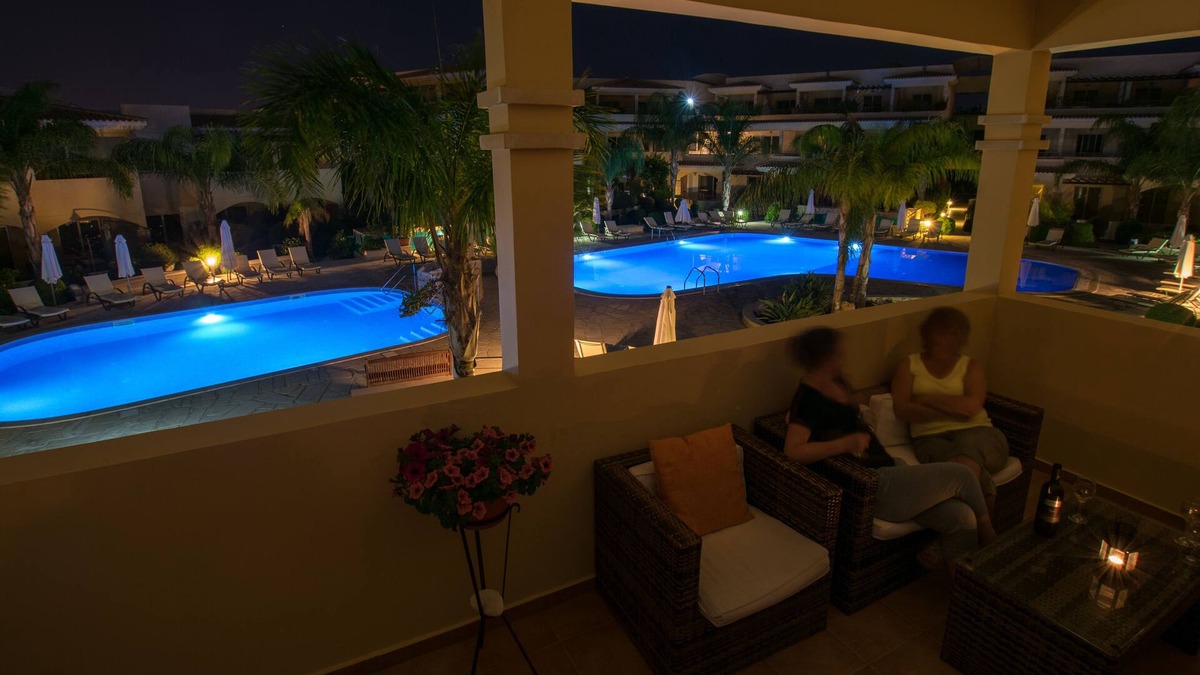 Mandria Apartment | 2 Bed Luxury Apartment Overlooking The Lush Gardens And Pools. With Spa And Gym For Guests