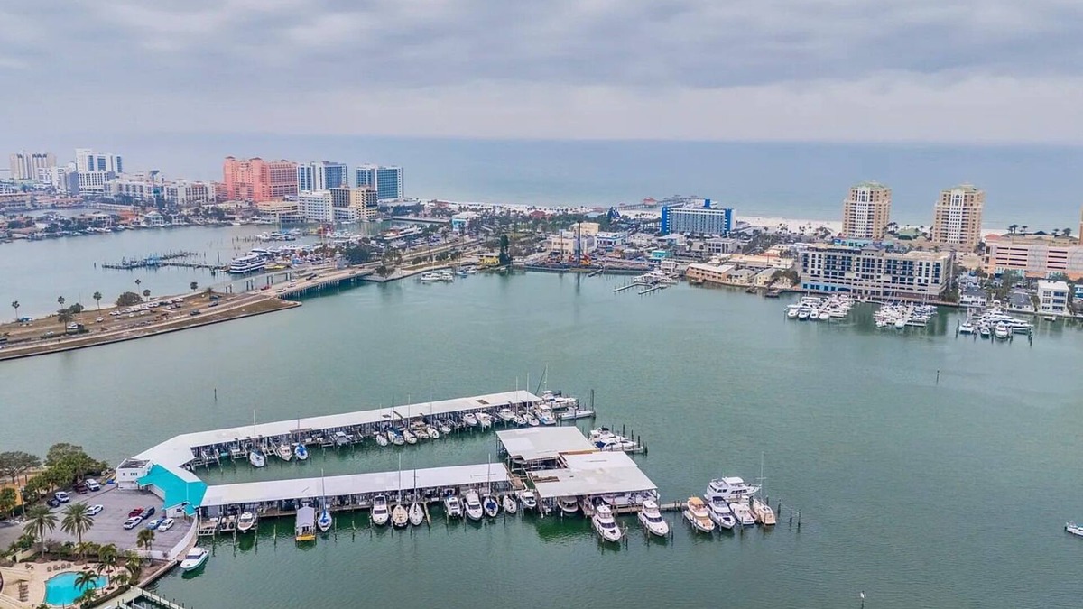 Island Estate Condo | 2 bed one bath/furnished, laundry on site carport pool boat docks in clearwater
