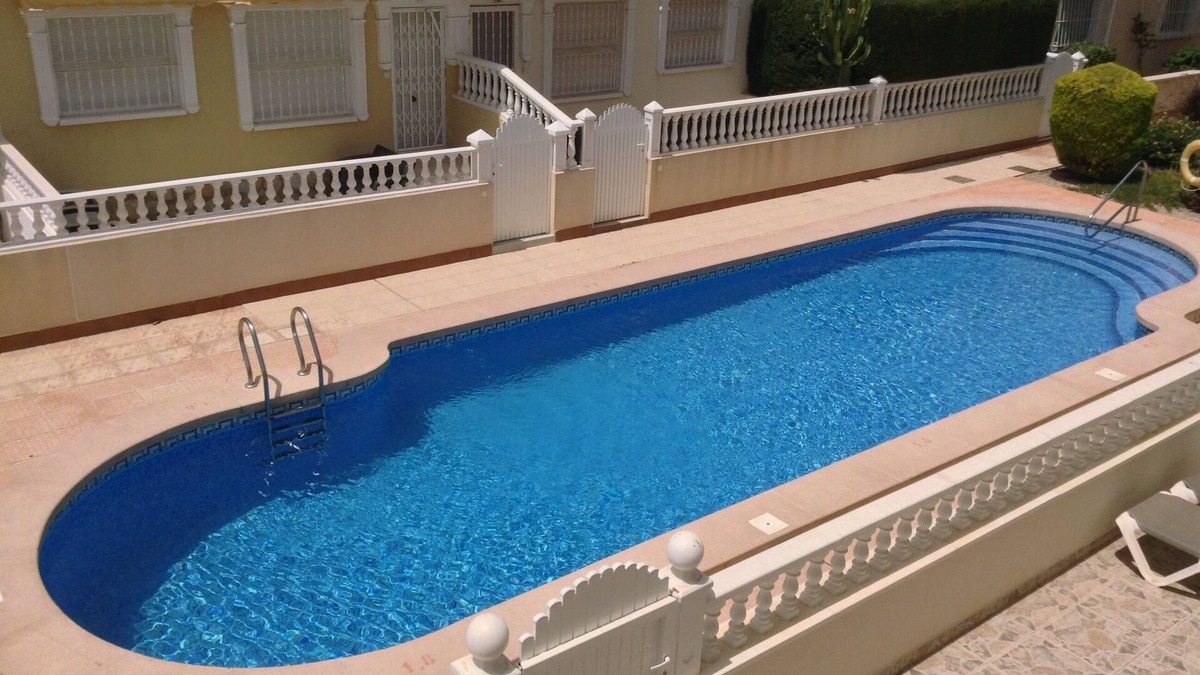 Los Alcazares Apartment | 2 bed penthouse, near beach, pool facing balcony, WiFi, air con, roof terrace.