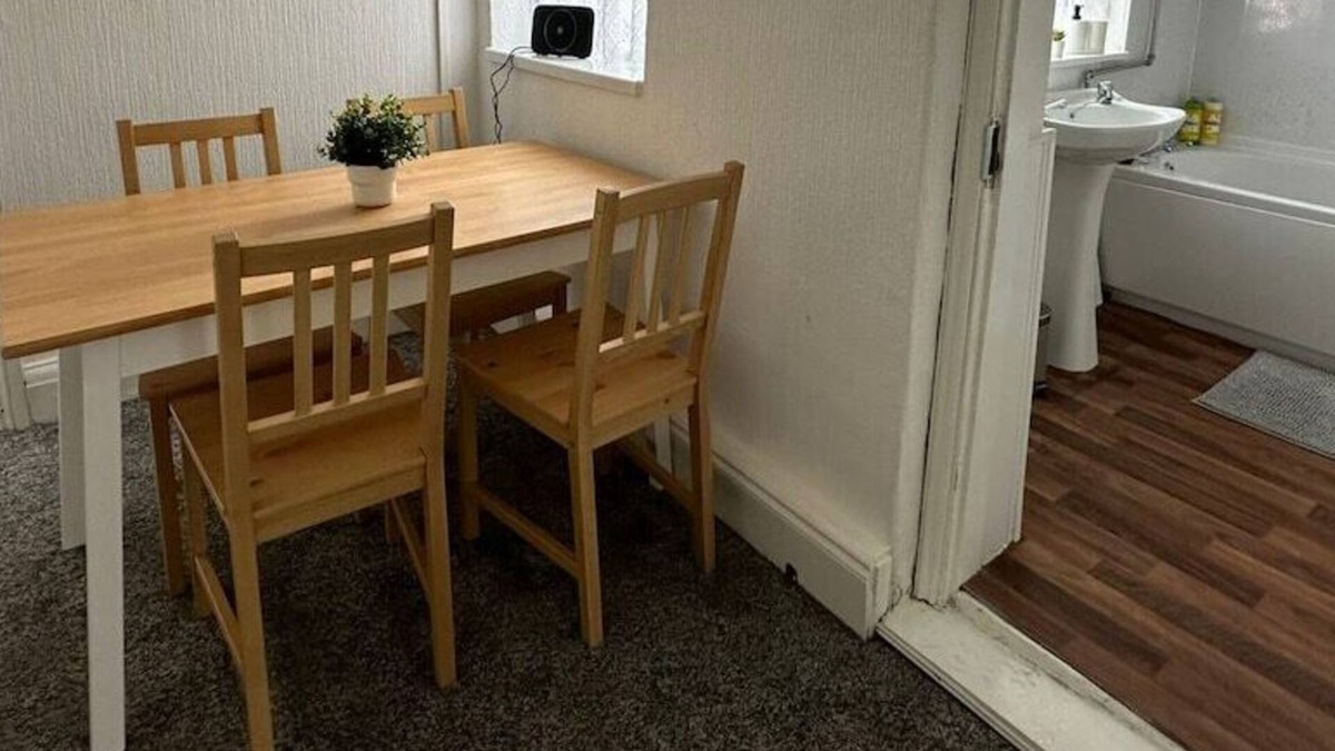 Newbottle Apartment | 2 Bed Premier Contractor House