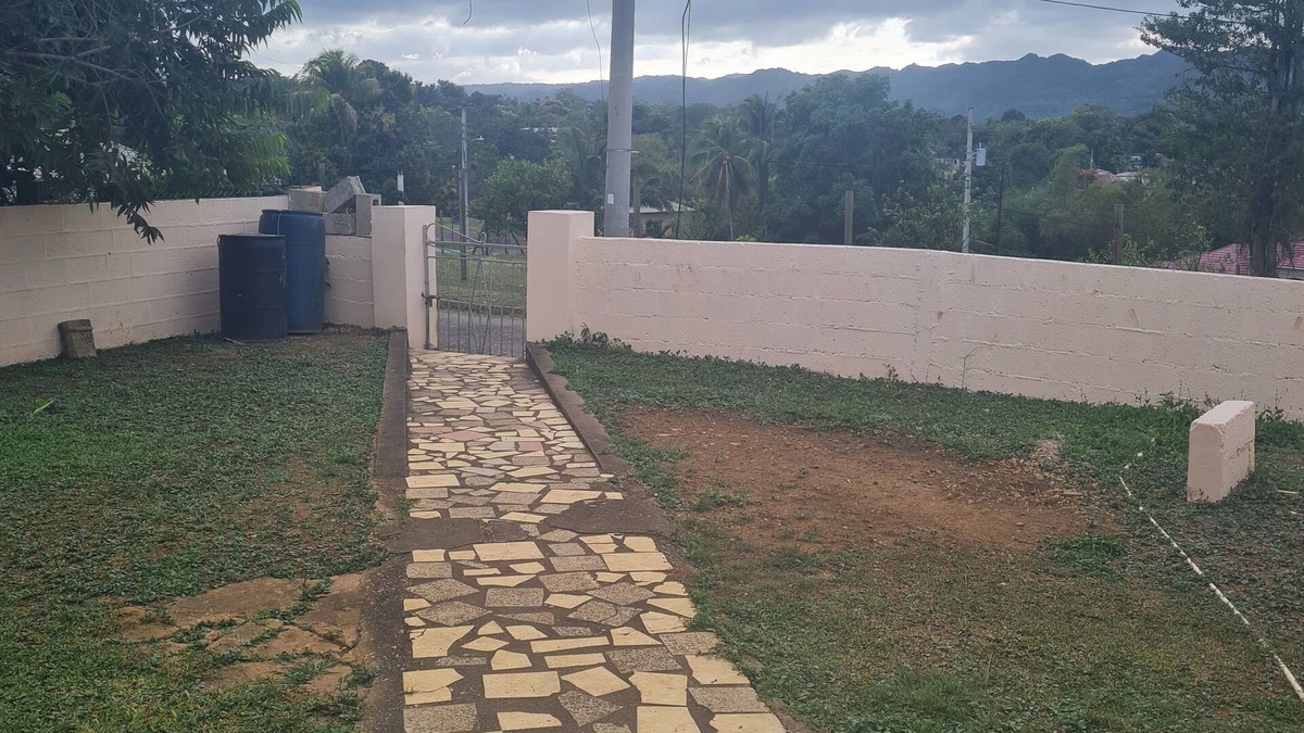 Spring Village House | 2 Bed Retreat Overlooking the River in Linstead. St.Catherine