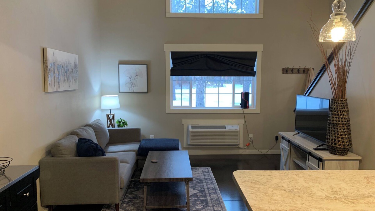 Bemidji House | 2-bed townhome, Cal King Bed, Desk area, Quiet, Excellent WiFi and AC