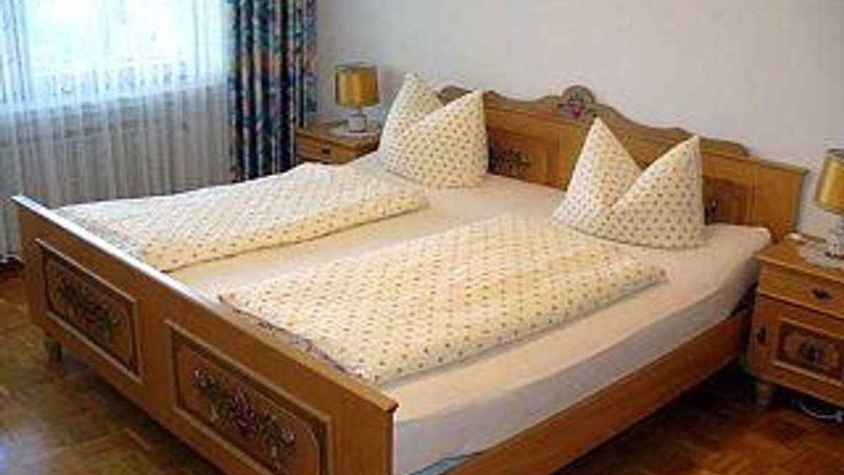 Virneburg Apartment | 2-bed vacation apartment 1 - Haus Burgblick