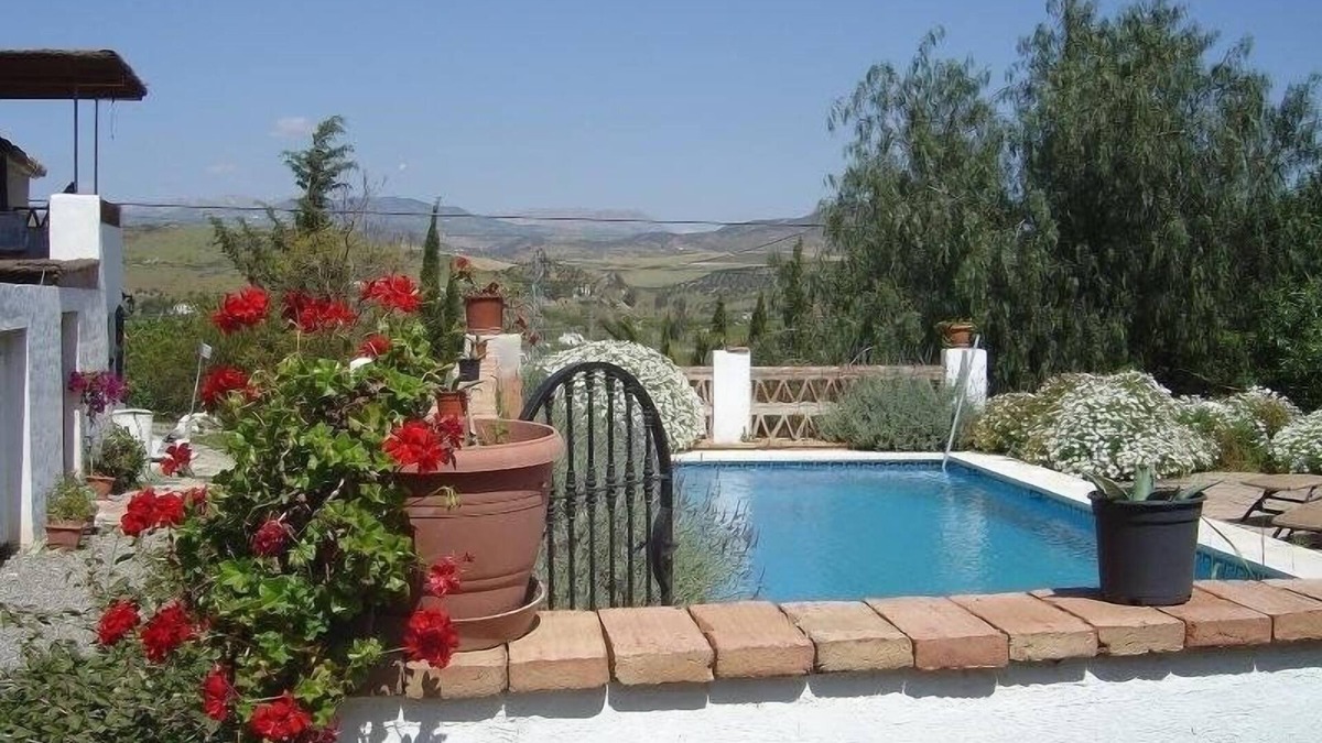 Alora Villa | 2 bed villa with pool between Alora & El Chorro in the lovely Guadalhorce Valley