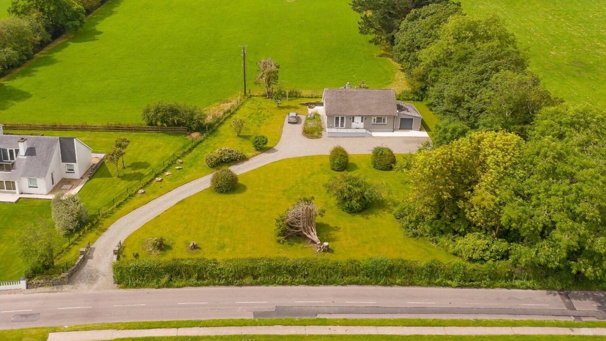 Timoleague House | 2 BED WATERFRONT PROPERTY - CLOSE TO COURTMACSHERRY