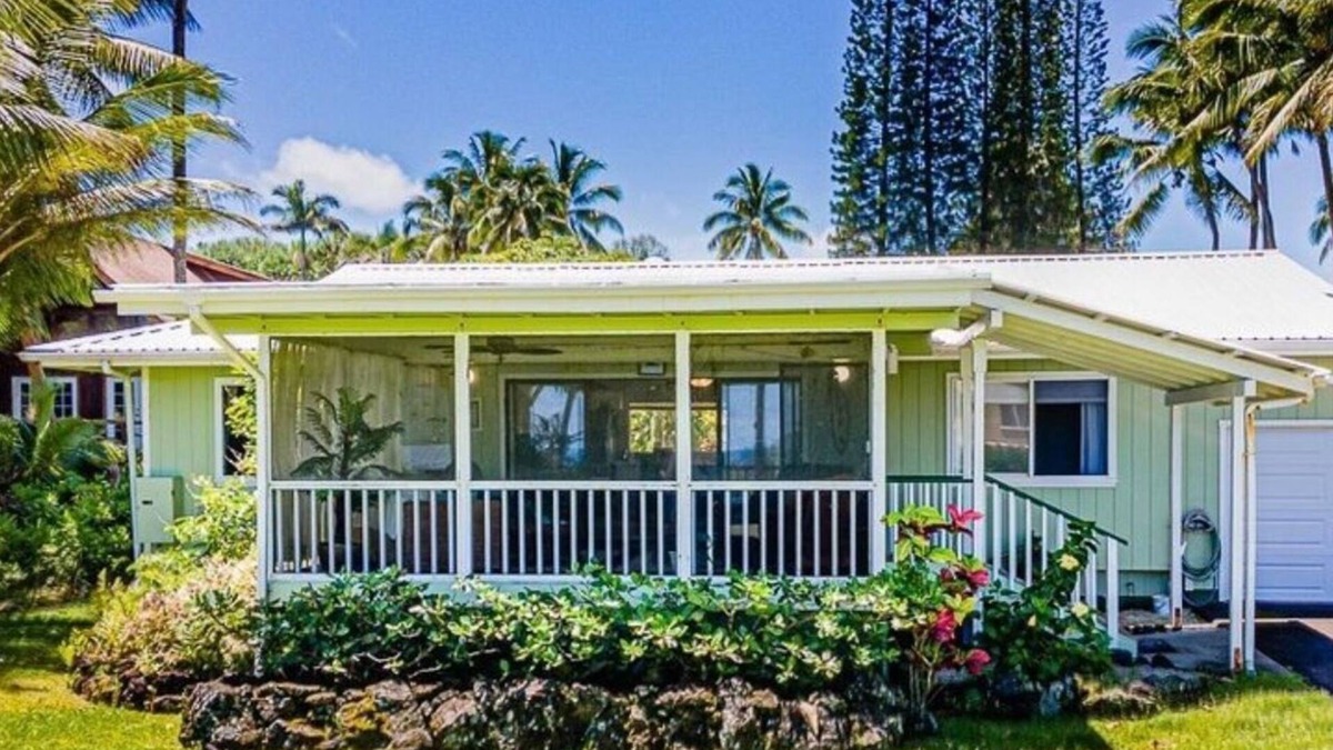 Kapoho House | 2 bed with office at oceanfront park & amazing views!