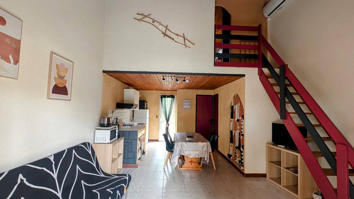 Roquefort-des-Corbieres Cottage | 2-Bedroom Gite, Air Conditioning, Pool, Near Sigean