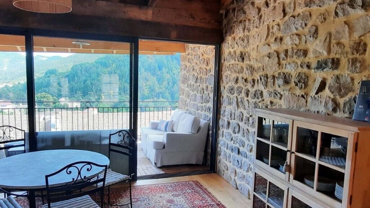 Saint-Martin-de-Valamas House | 2 Bedroom Private vacation home in SAINT MARTIN DE VALAMAS