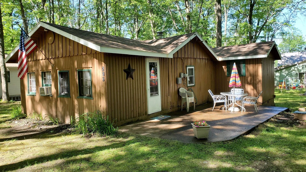 Harrison Cabin | 2 Bedroom, 1 bath Cabin near Budd Lake