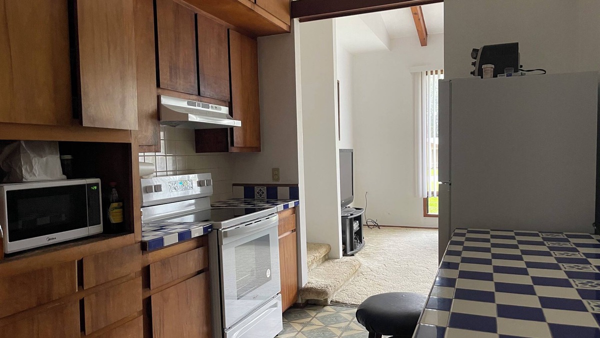 Hilo House | 2 bedroom 1 bath for rent long and shorth term