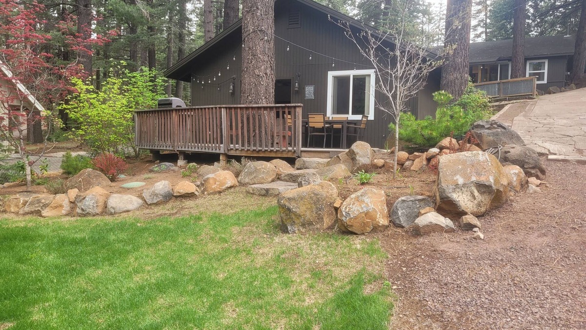 Peninsula Village Cabin | 2 Bedroom/1 Bathroom - Lake Front!