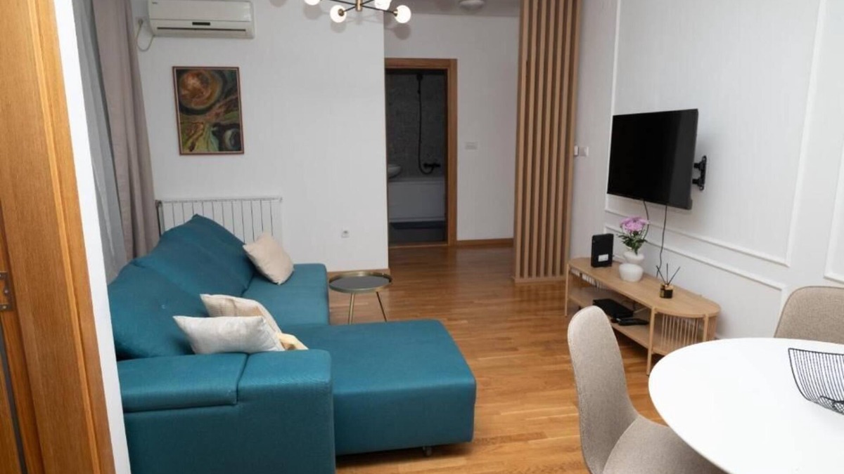Grbavica Apartment | 2 bedroom, 1 living room Apartment downtown Novi Sad