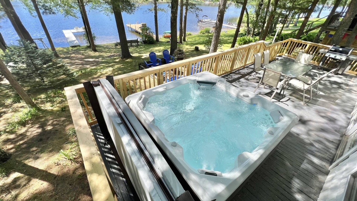 Branch Cottage | 2 Bedroom 1.5 Bath Lake Front Cottage With Dock/Hot Tub/Kayaks