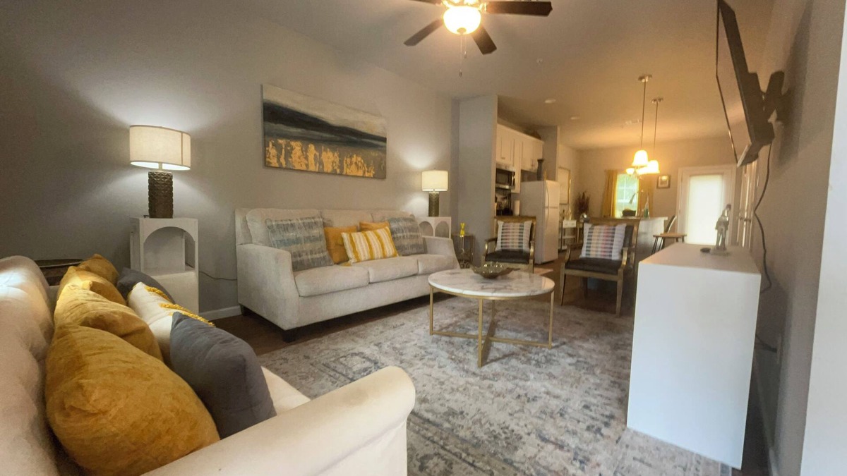 Valdosta Apartment | 2-bedroom 2.5 bath apartment near VSU, and SGMC