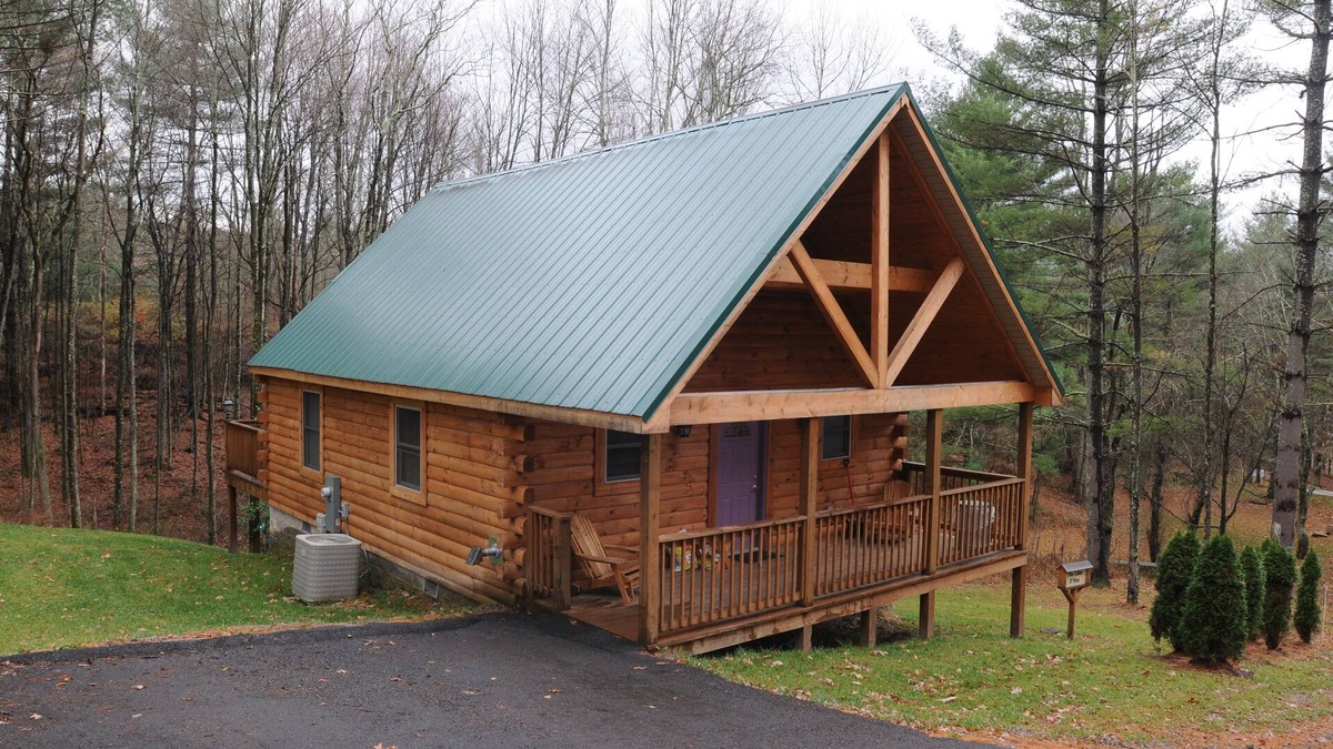 Blue Jay Cabin | 2 Bedroom 2 Bath Cabin