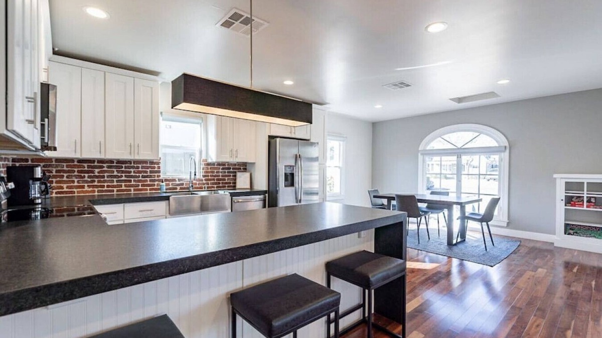 Encanto House | 2 Bedroom 2 Bath Home in Historic Neighborhood