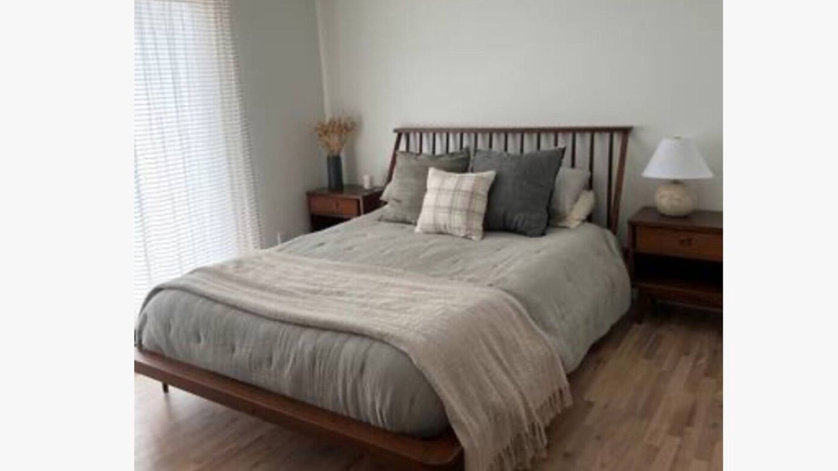 Harlow House | 2 Bedroom 2 Bath Residential Home