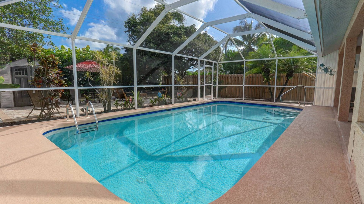 Naples Park House | 2 Bedroom 2 Bath With Heated Pool. Blocks From The Beach!