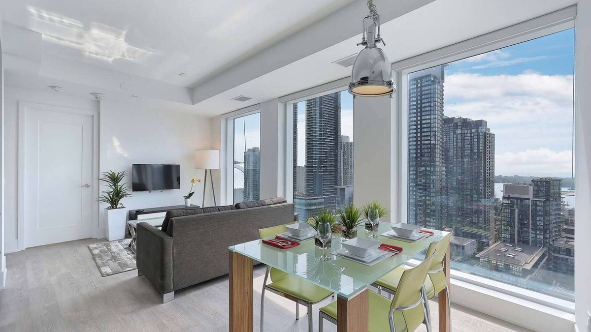 Wellington Place Apartment | 2 Bedroom/2 Bathroom Suite
