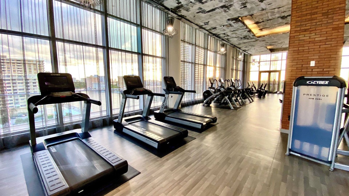 Hollywood South Central Beach Hotel | 2 bedroom 2 bathroom apartment/Ocean view/UNIQUE UNIT PARKING & RESORT INCLUDED